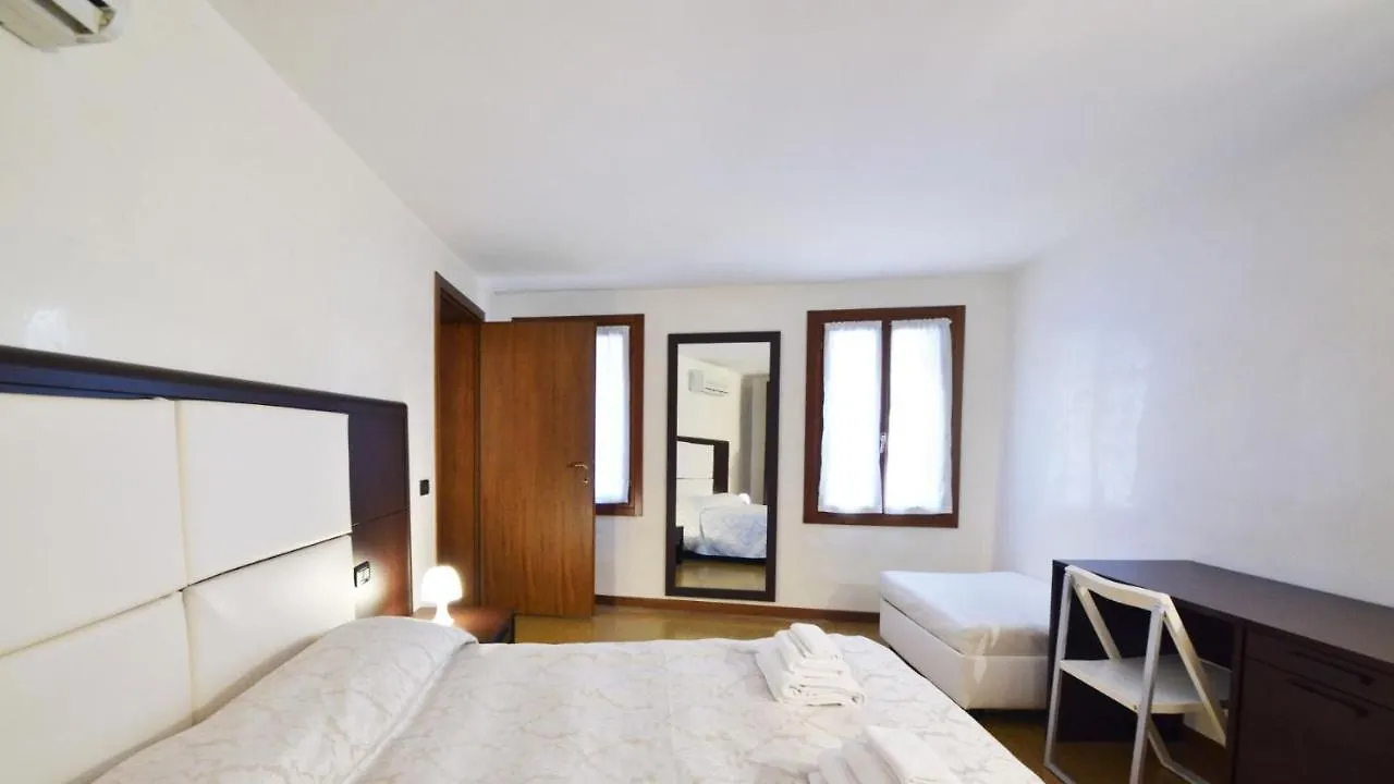 Residenza Ai Do Mori Apartment Venice Italy