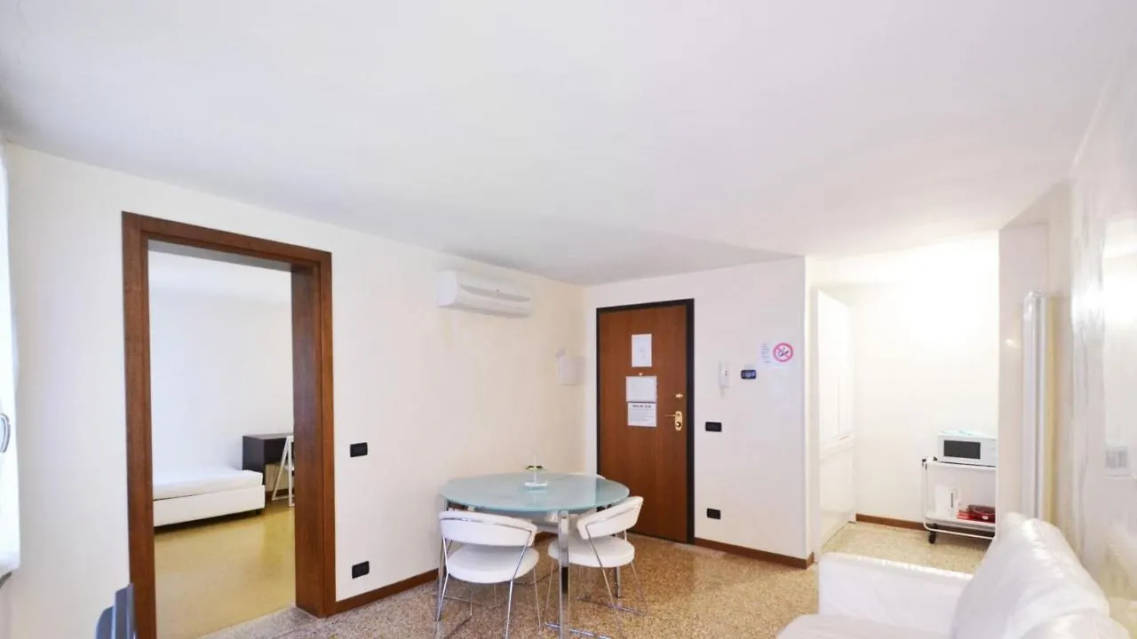 Residenza Ai Do Mori Apartment Venice