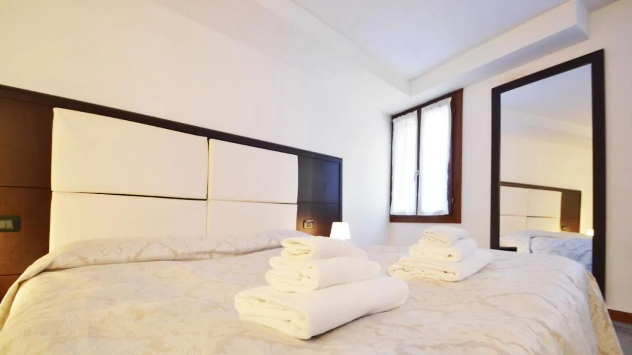 Residenza Ai Do Mori Apartment Venice