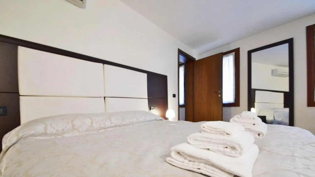 Residenza Ai Do Mori Apartment Venice